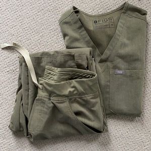 Limited Edition Heathered Olive Figs scrub set